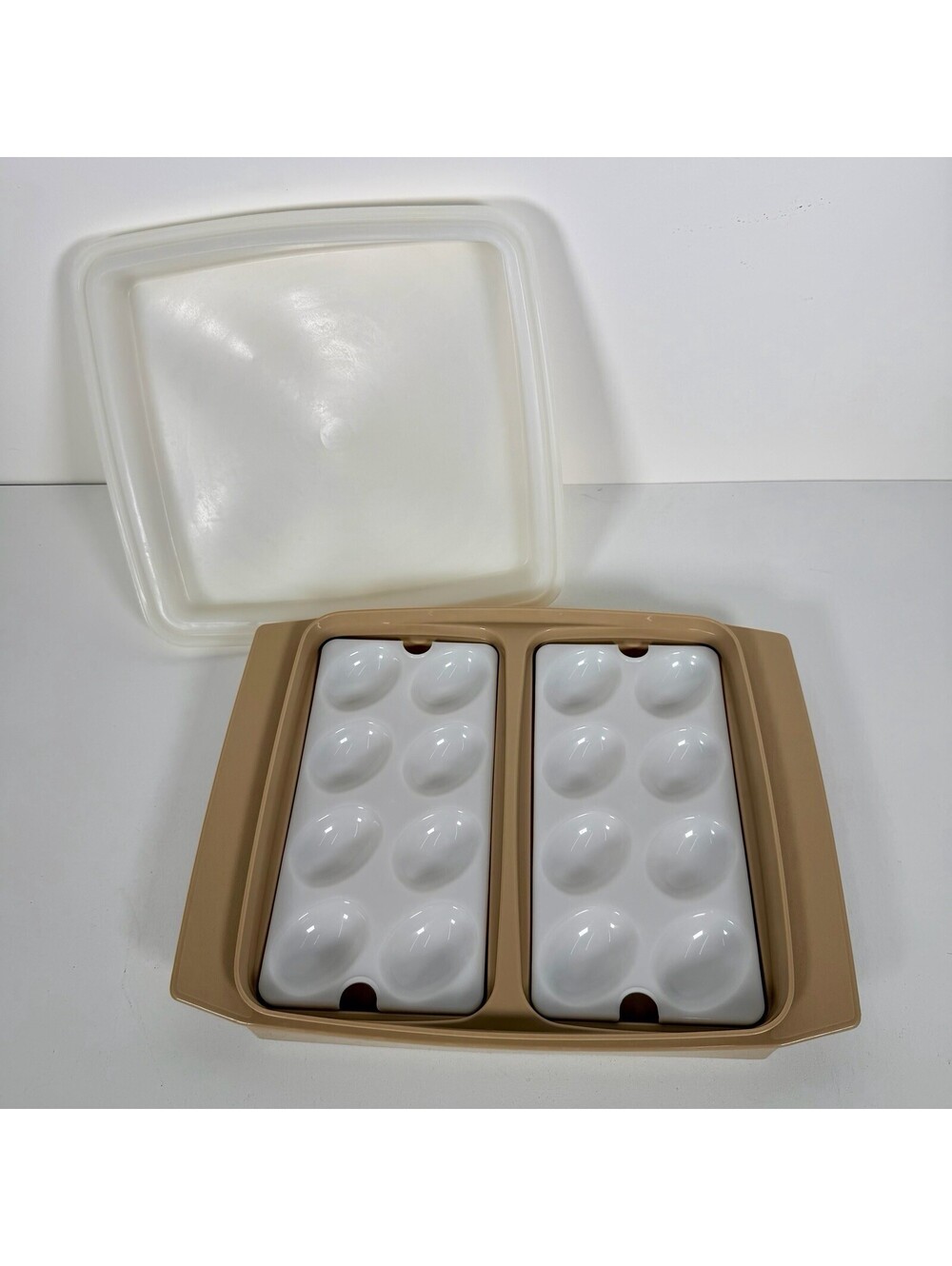 Vintage Tupperware Deviled Egg Tray Carrier Almond Tan 723 Lid Inserts 16 Eggs